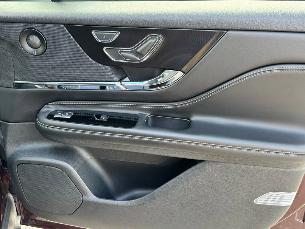 Used 2020 Lincoln Corsair Reserve w/ Equipment Group 201A image 27