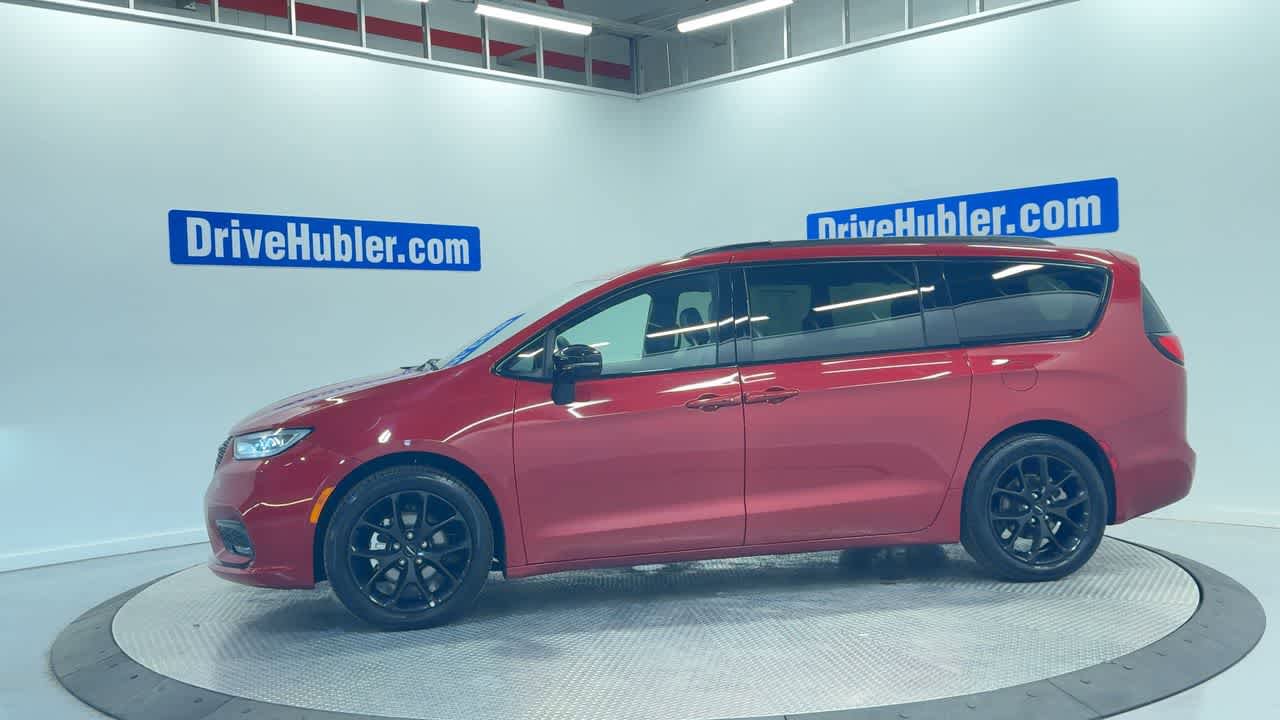 Used 2025 Chrysler Pacifica Limited FWD image 7