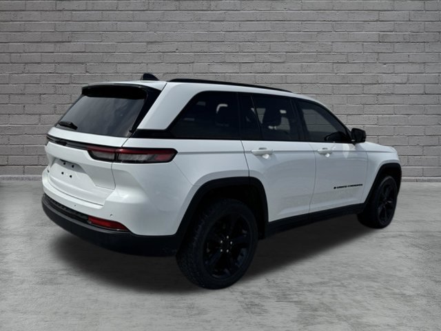 Used 2023 Jeep Grand Cherokee Altitude AWD/4WD image 43