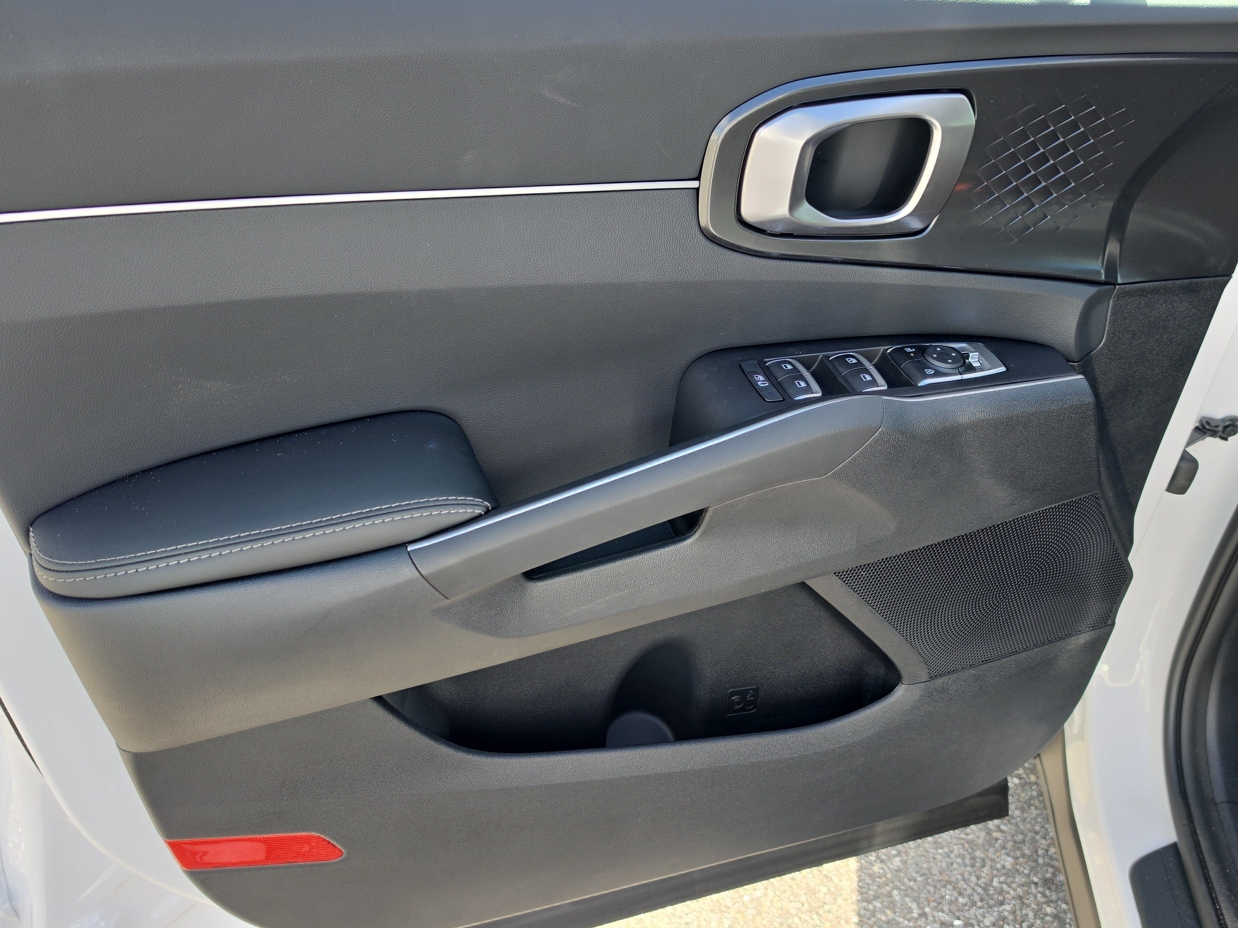 New 2026 Kia Sorento LX FWD image 17