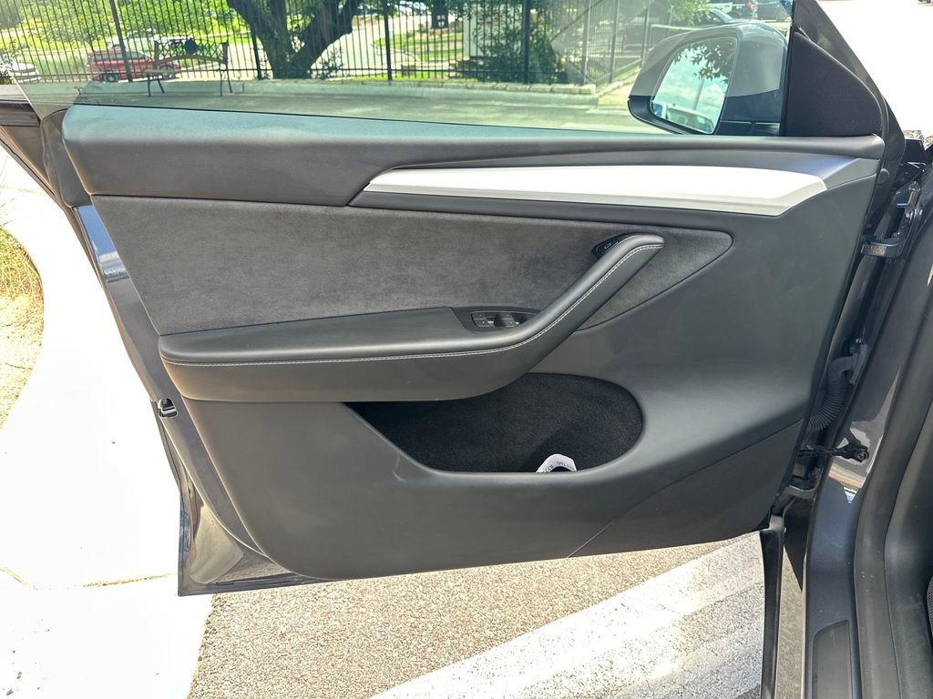 Used 2023 Tesla Model Y Long Range AWD/4WD image 15