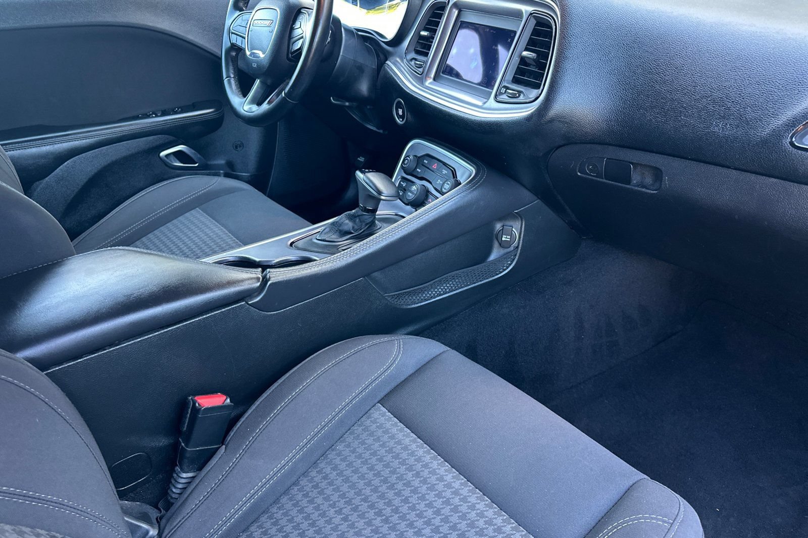 Used 2019 Dodge Challenger SXT RWD image 14