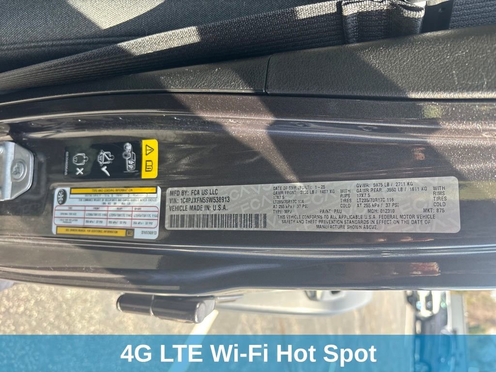 Used 2025 Jeep Wrangler Rubicon image 12