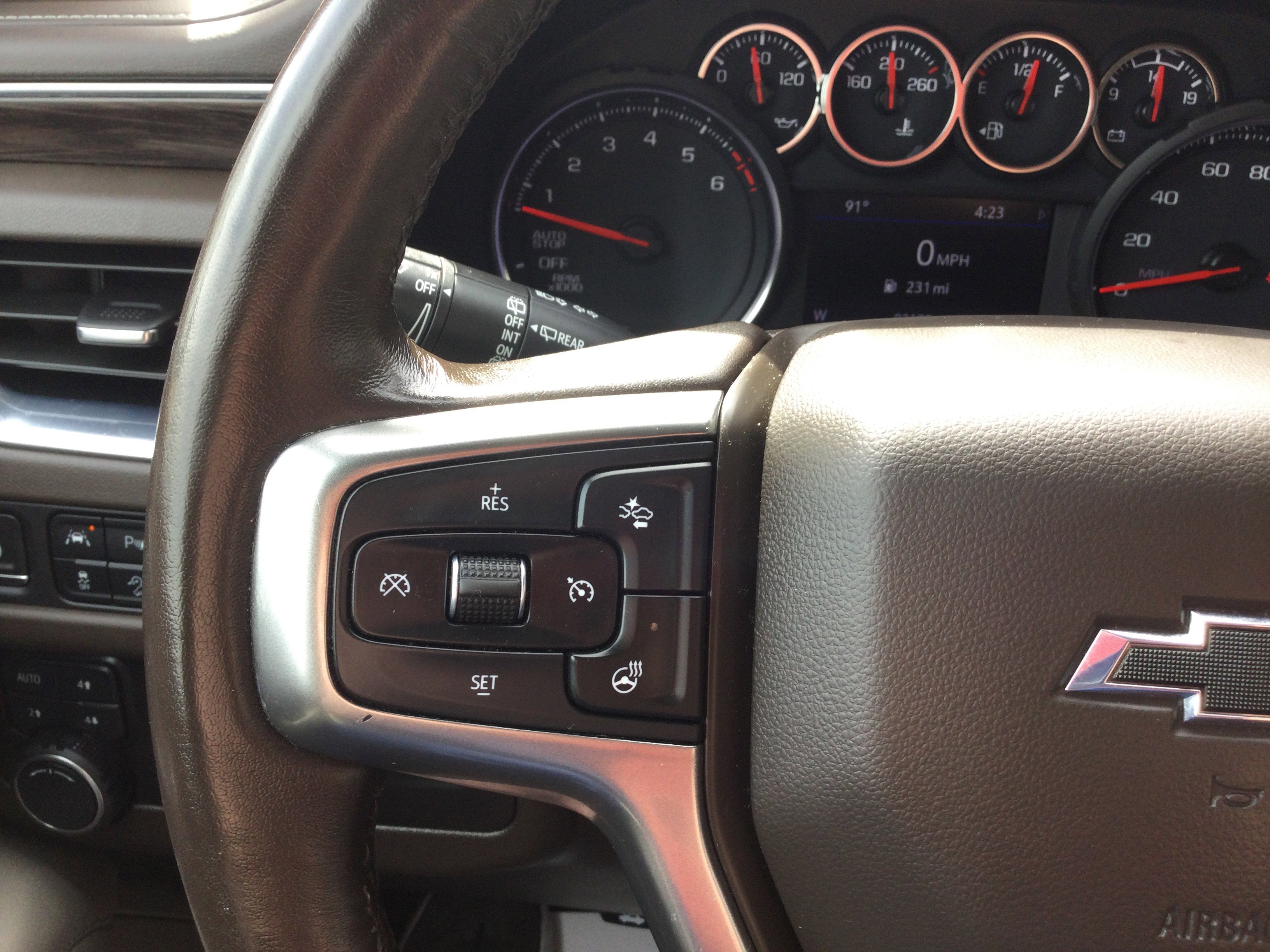 Used 2021 Chevrolet Tahoe Z71 w/ Luxury Package AWD/4WD image 21