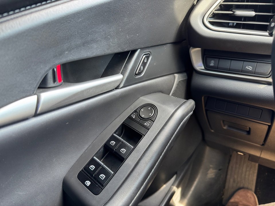 Certified 2023 MAZDA CX-30 AWD 2.5 S w/ Select Package image 36