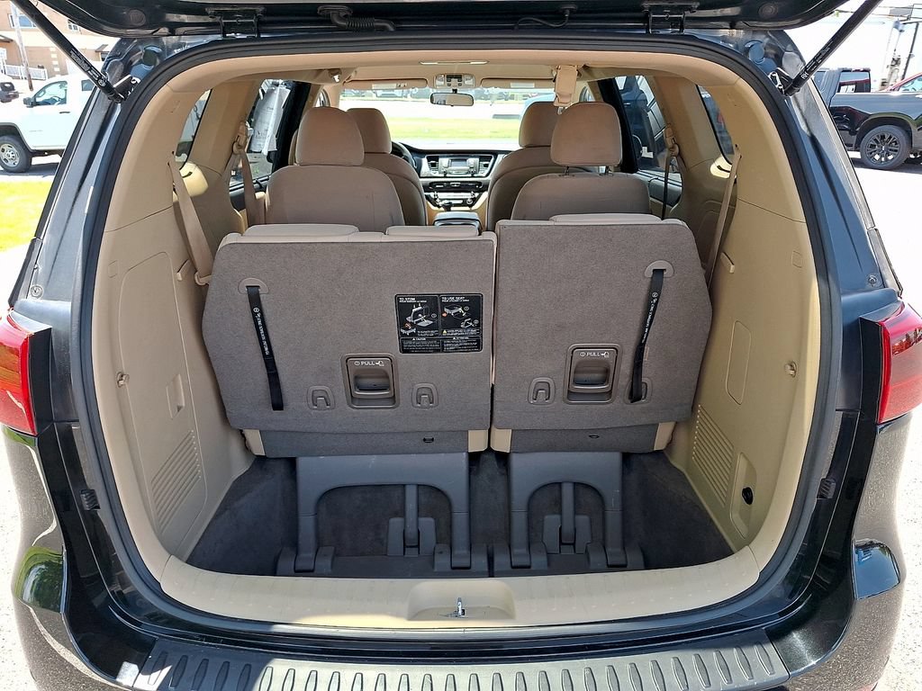 Used 2016 Kia Sedona LX w/ LX Convenience Package FWD image 28