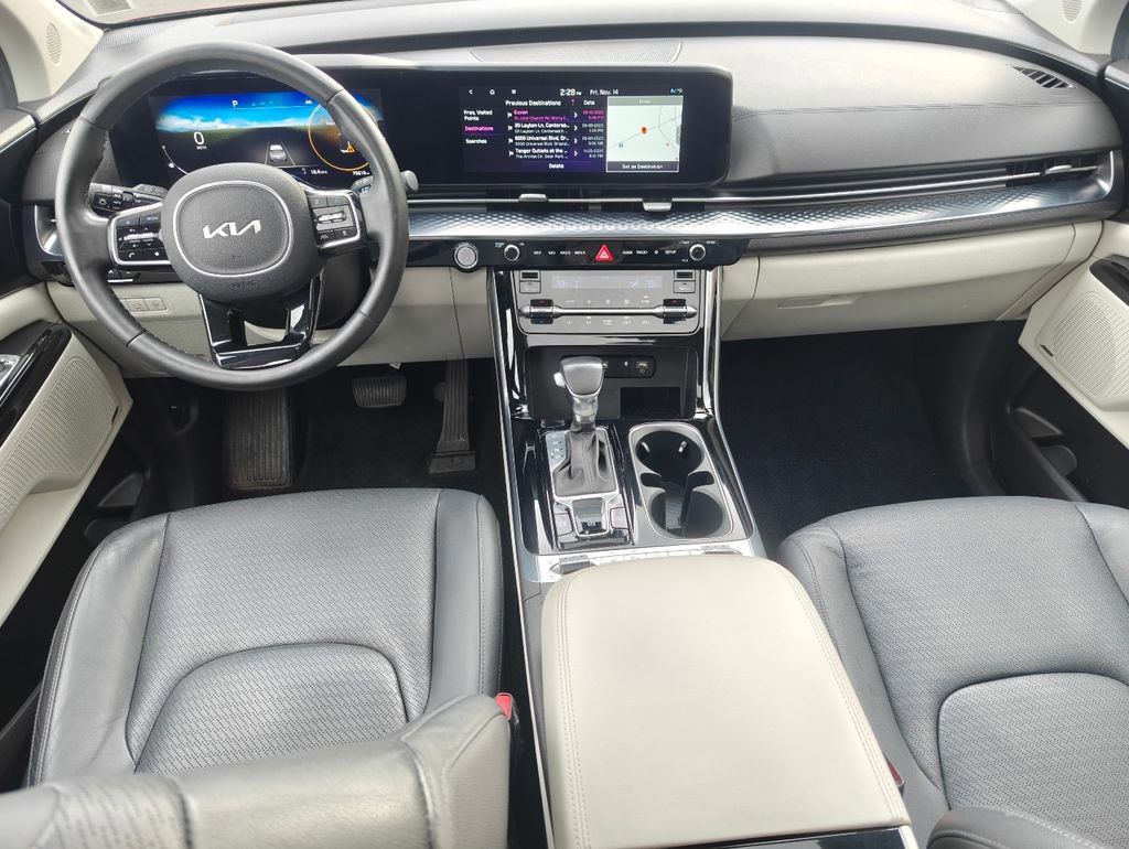 Used 2022 Kia Carnival SX Prestige image 11