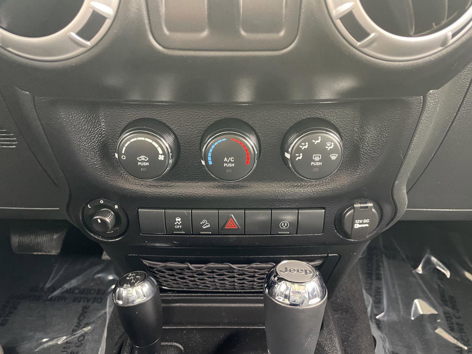 Used 2015 Jeep Wrangler Sahara AWD/4WD image 24