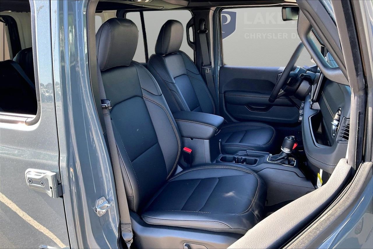 New 2026 Jeep Wrangler Sahara AWD/4WD image 24