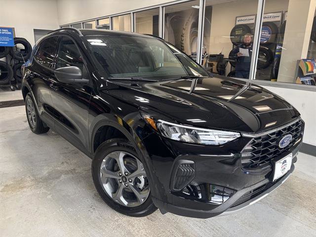 New 2025 Ford Escape ST-Line w/ Cold Weather Package