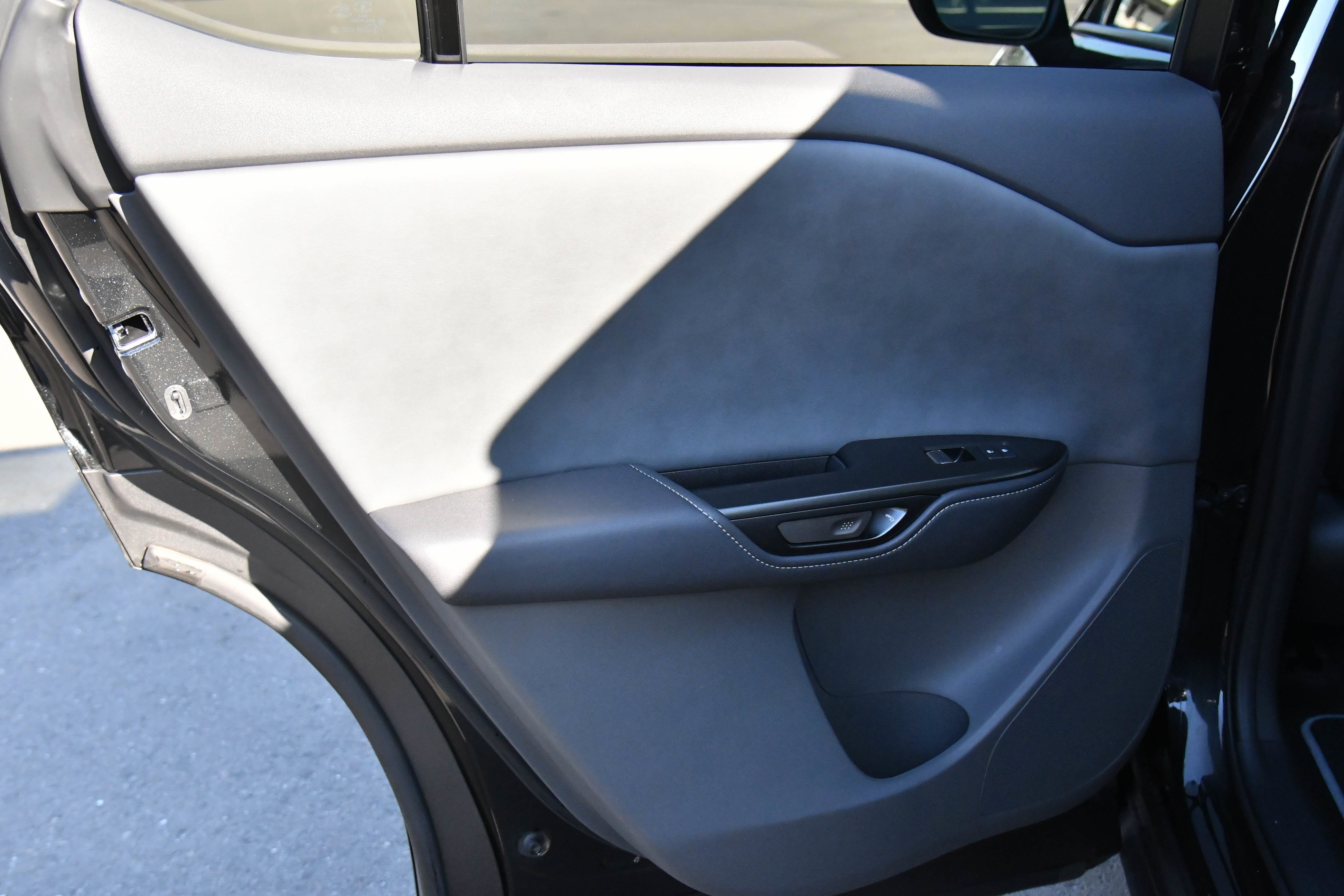 Used 2024 Lexus RZ 300e Premium image 40