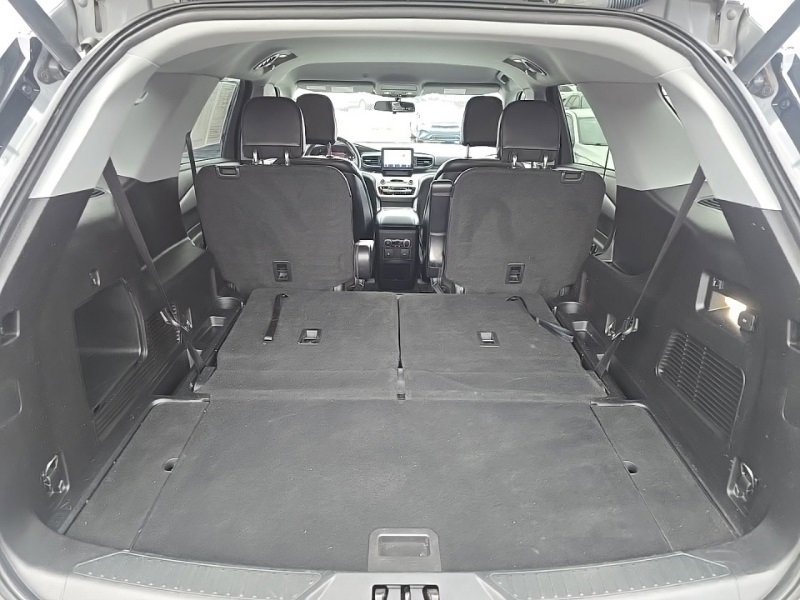 Used 2020 Ford Explorer XLT w/ Equipment Group 202A image 28