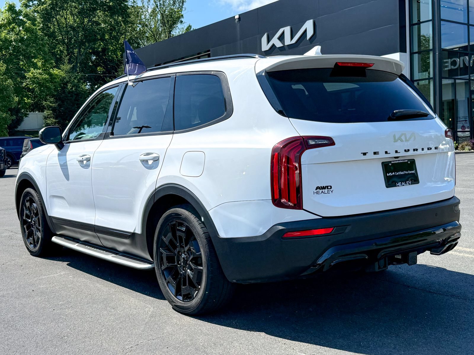 Certified 2022 Kia Telluride EX w/ EX Premium Package AWD/4WD image 6