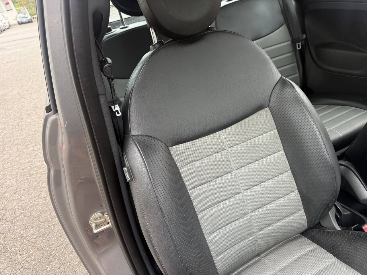 Used 2012 FIAT 500 Sport w/ Safety & Convenience Pkg FWD image 10