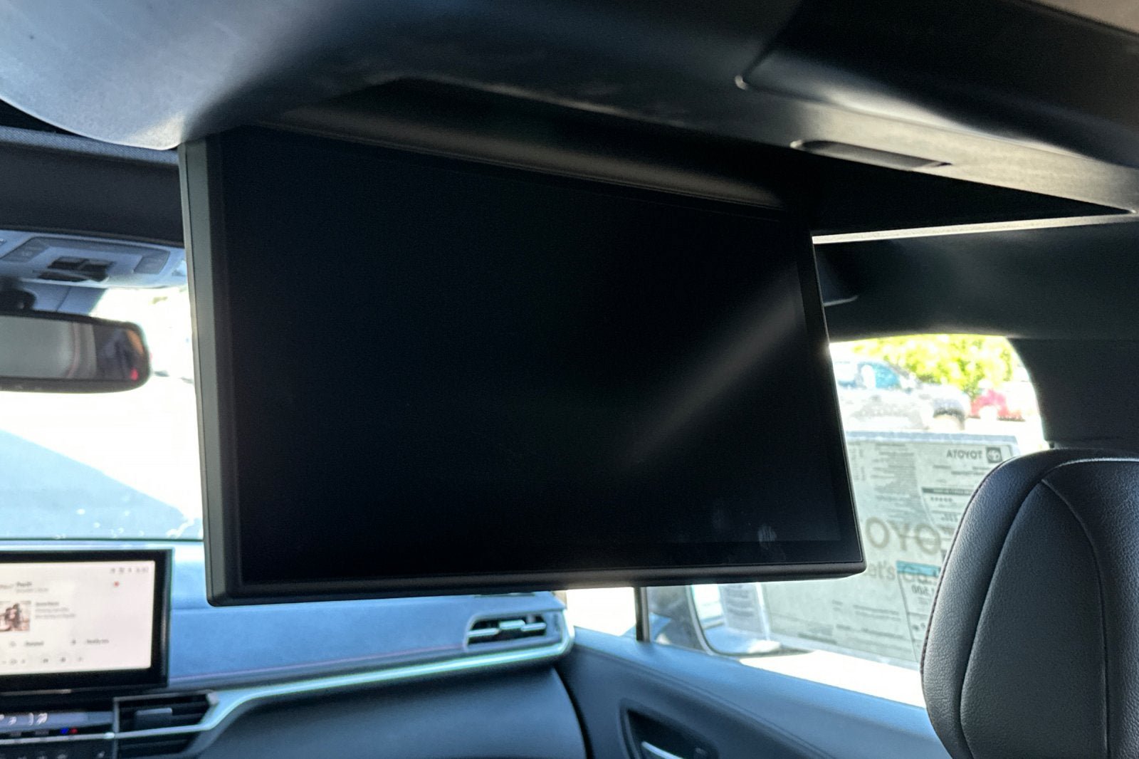 New 2026 Toyota Sienna XSE FWD image 15