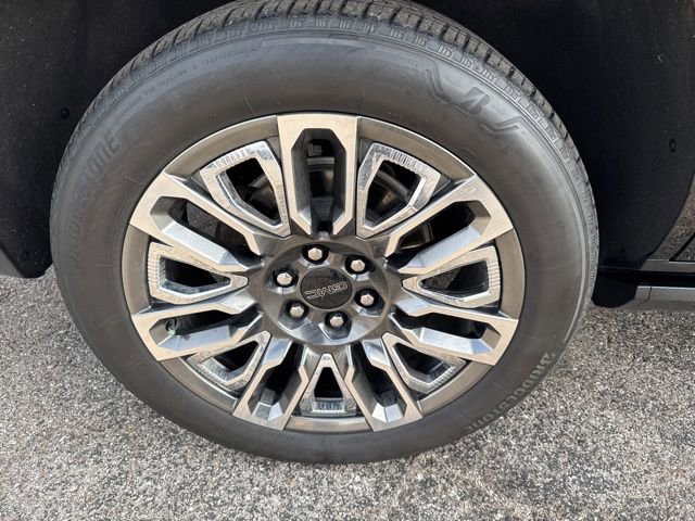 Certified 2024 GMC Yukon Denali Ultimate image 38