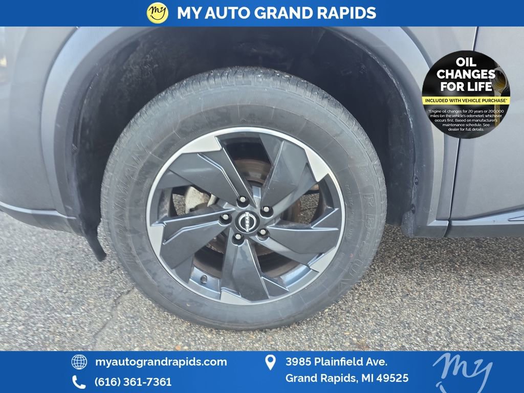 Used 2025 Nissan Rogue SV AWD/4WD image 29
