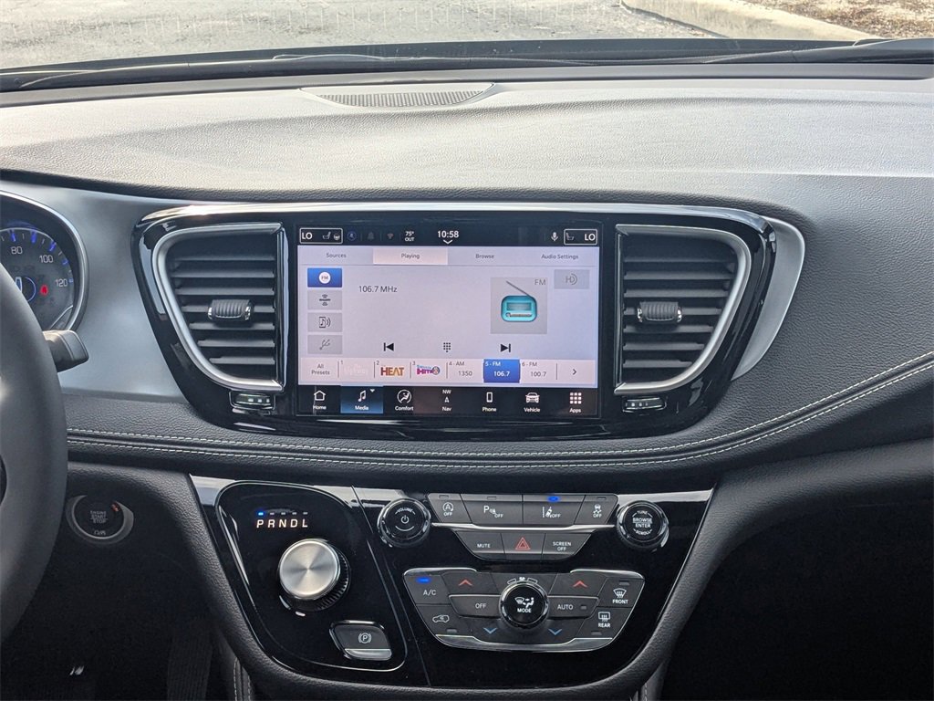 New 2026 Chrysler Pacifica Limited image 19