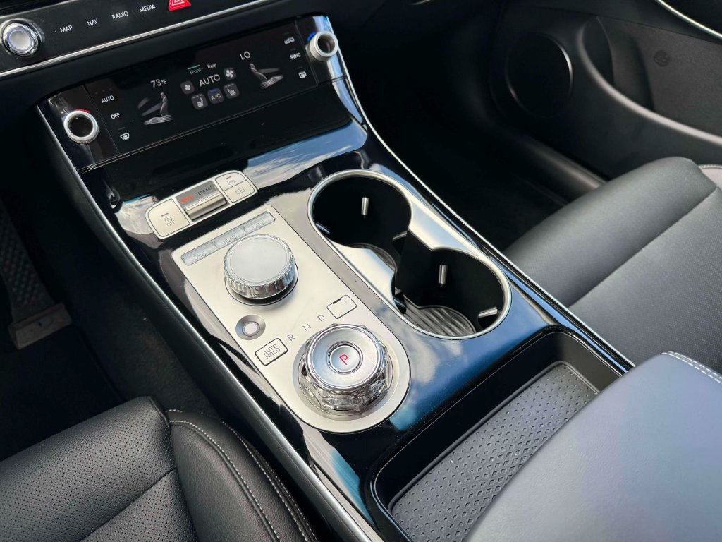 Certified 2026 Genesis GV70 2.5T AWD/4WD image 28