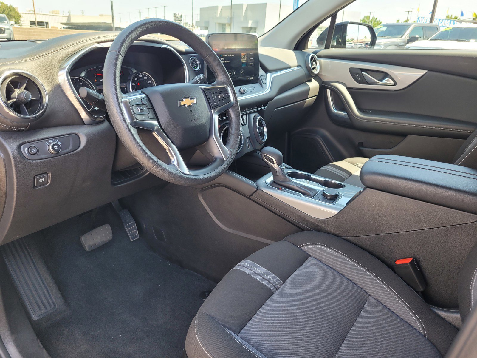 Used 2025 Chevrolet Blazer LT AWD/4WD image 9