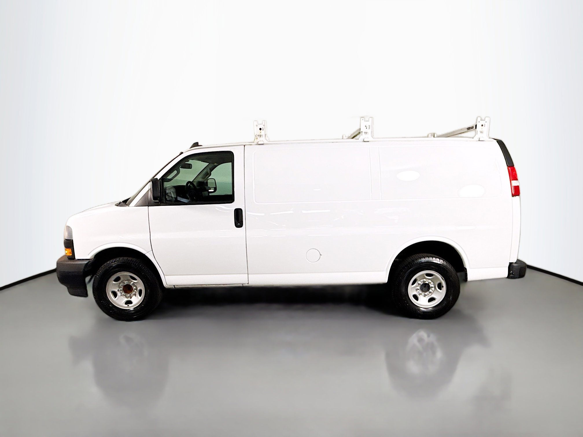 Used 2020 Chevrolet Express 2500 w/ Driver Convenience Package RWD image 6