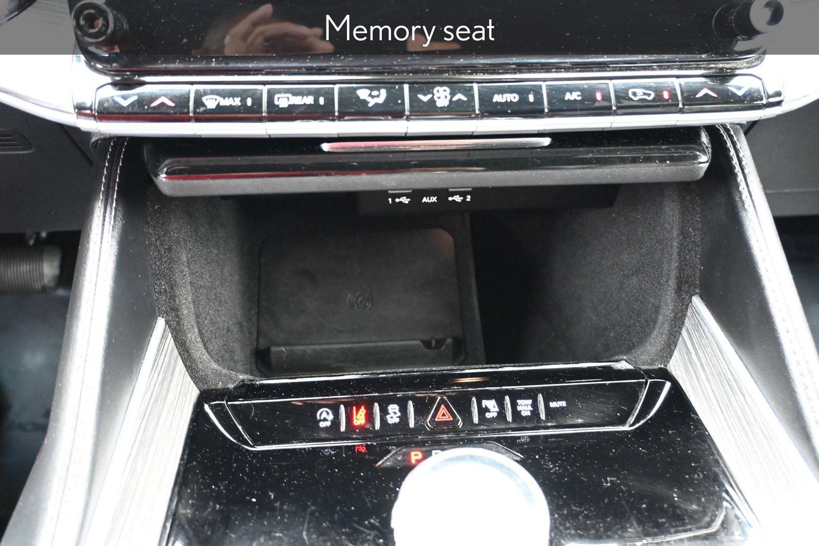 Used 2024 Jeep Wagoneer Series II w/ Flexible Seating Group image 17