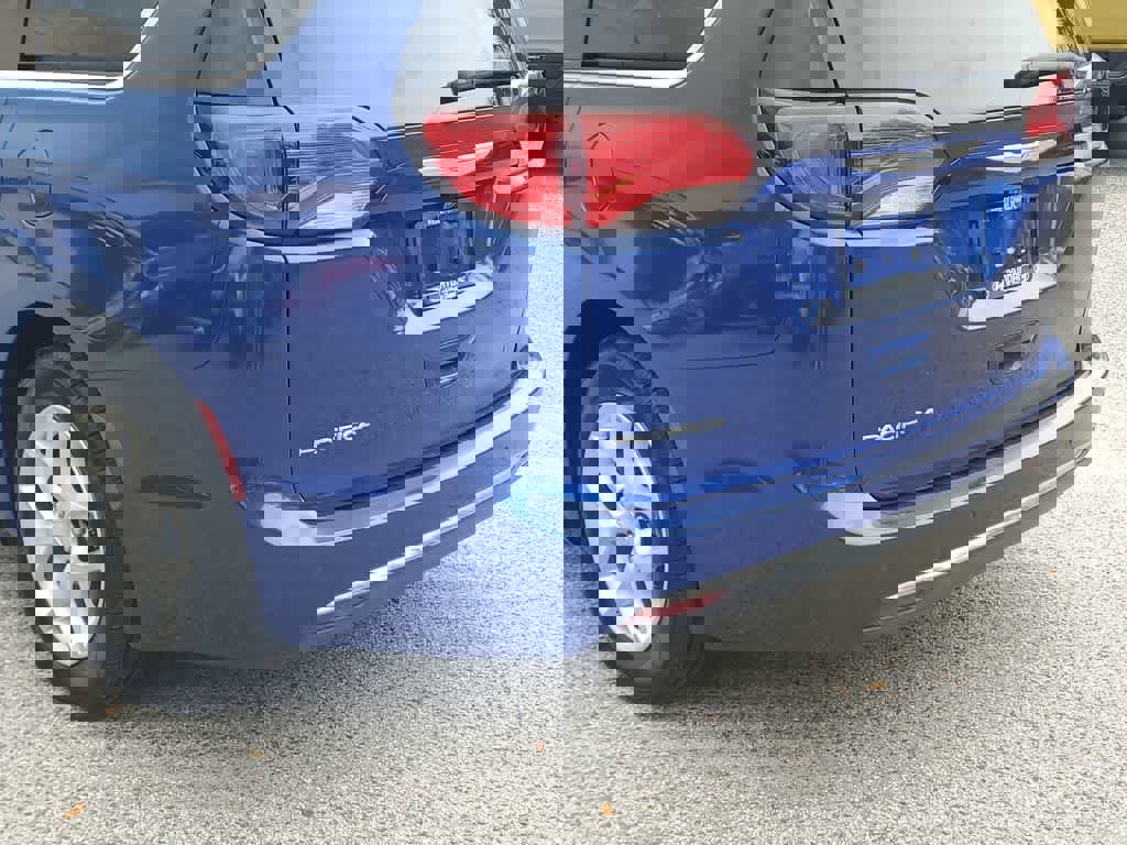 Used 2020 Chrysler Pacifica Touring w/ Tire & Wheel Group image 7