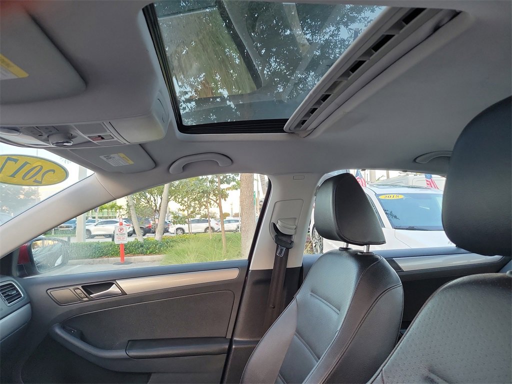 Used 2017 Volkswagen Jetta SE image 15