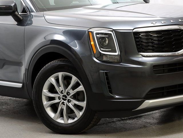 Used 2022 Kia Telluride LX image 3