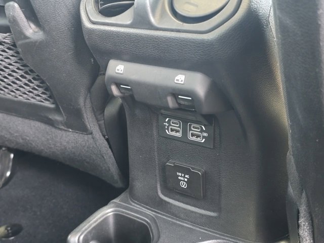 Used 2020 Jeep Gladiator Mojave w/ Cold Weather Group image 32
