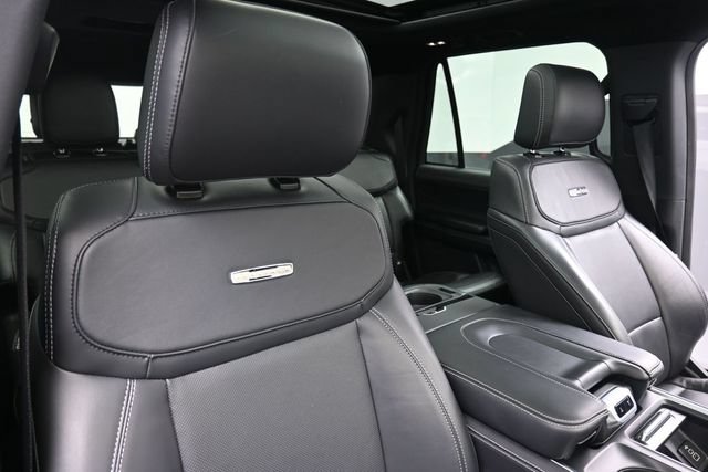 Used 2025 Ford Expedition Max Platinum w/ Stealth Appearance Package AWD/4WD image 30