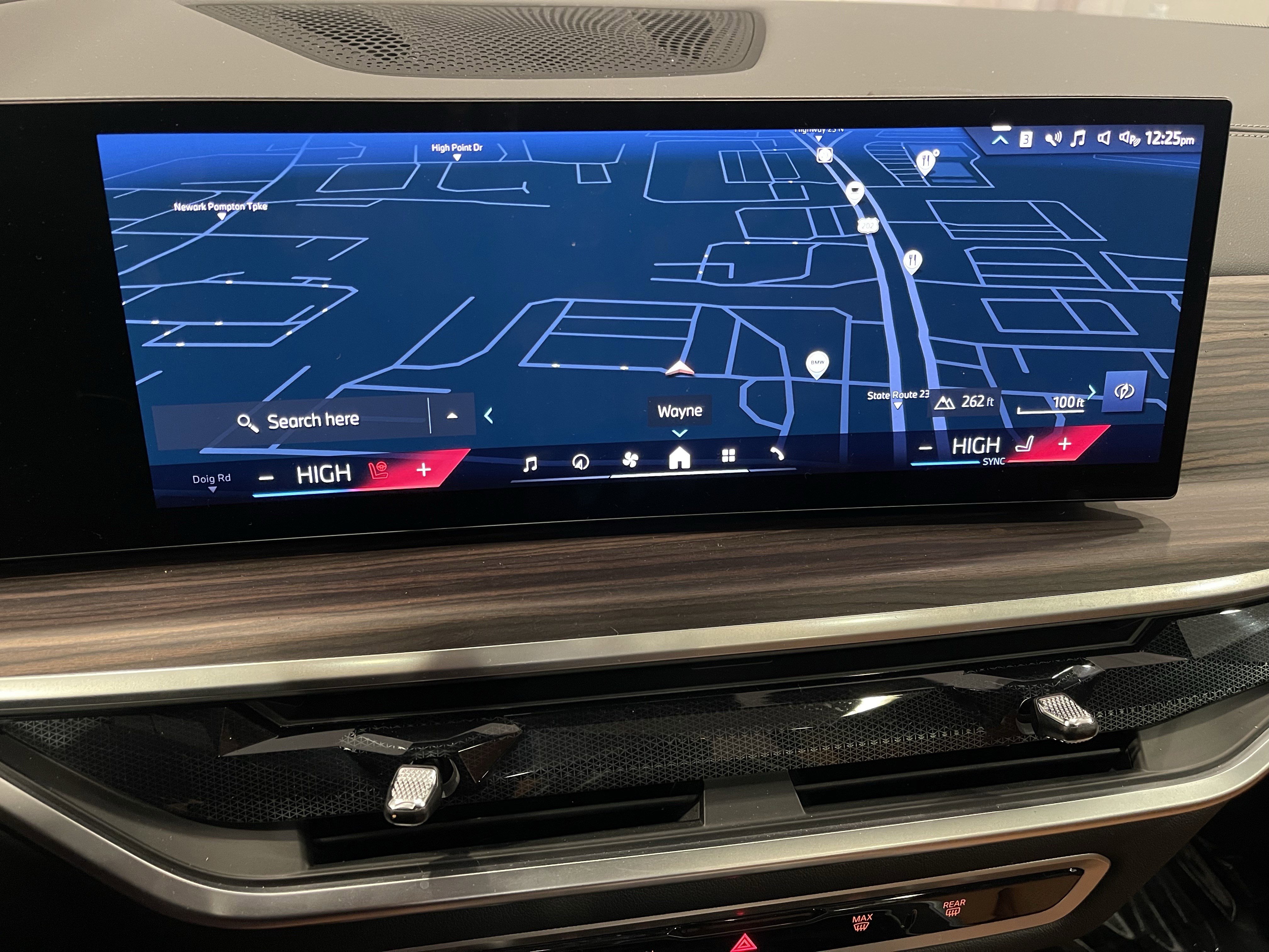 Certified 2025 BMW X5 xDrive40i w/ M Sport Package image 23