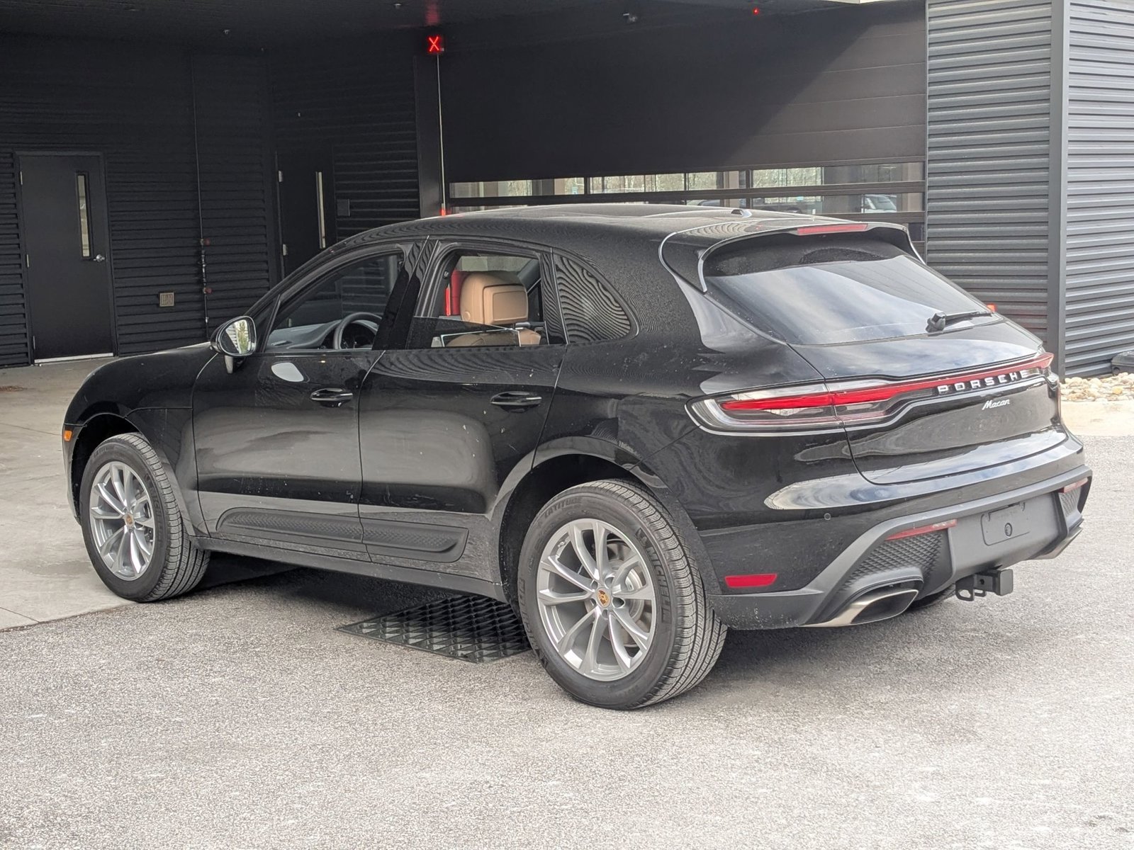 Certified 2026 Porsche Macan AWD/4WD video 3