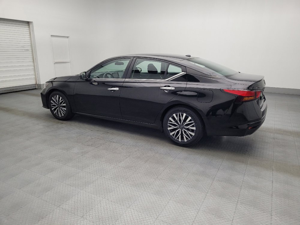 Used 2024 Nissan Altima 2.5 SV image 3