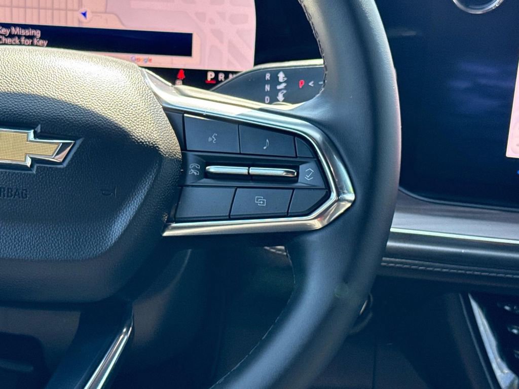 Used 2025 Chevrolet Suburban LS image 16