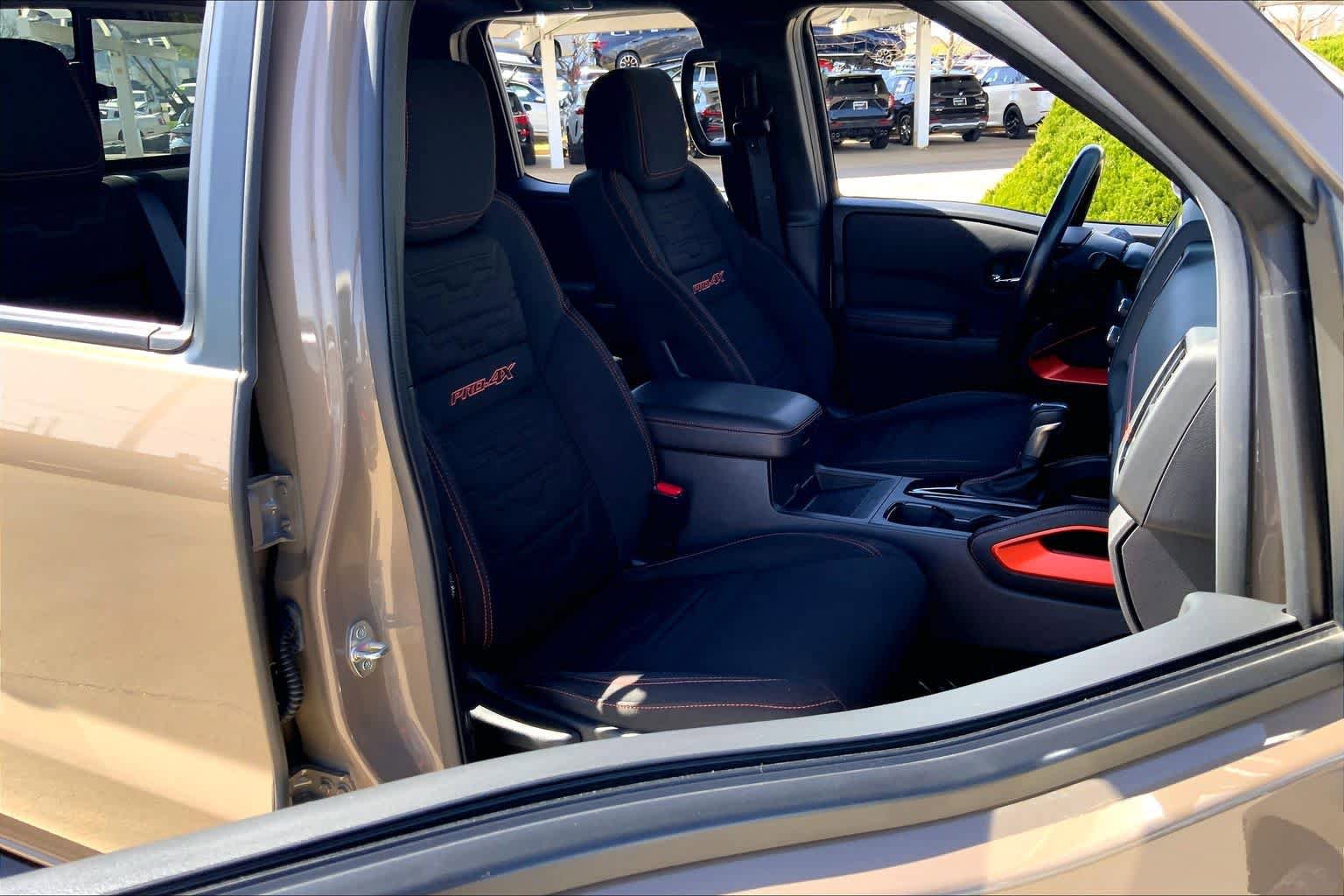 Used 2023 Nissan Frontier PRO-4X w/ Pro Convenience Package image 8