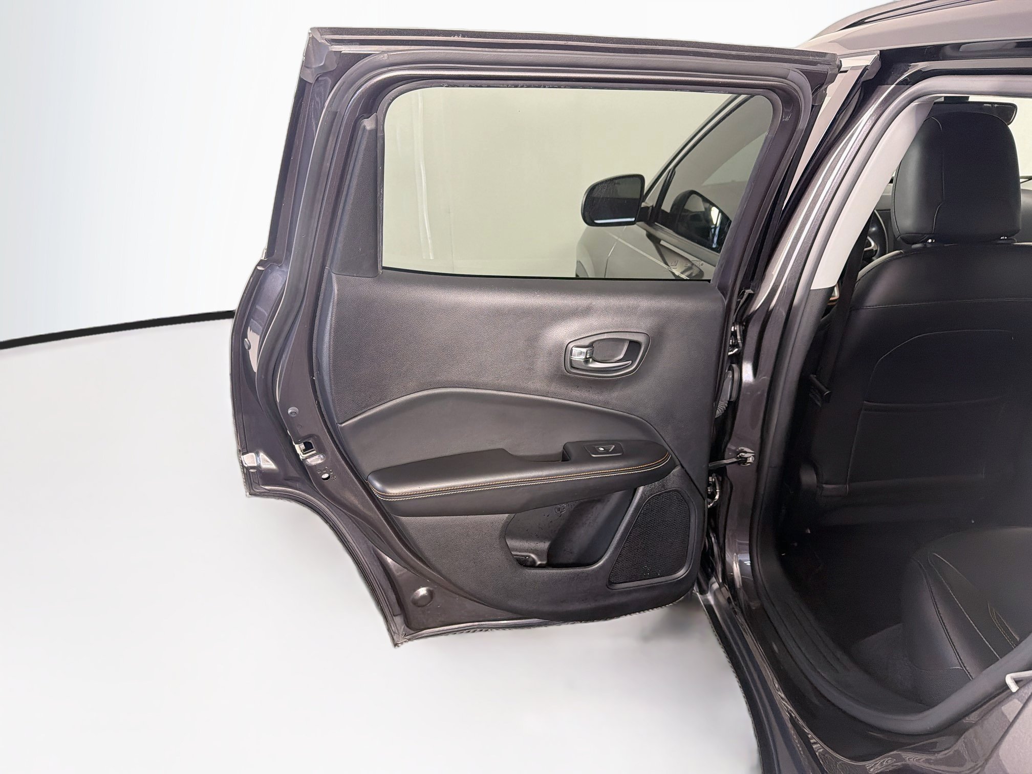 Used 2020 Jeep Compass Latitude w/ Popular Equipment Group FWD image 26