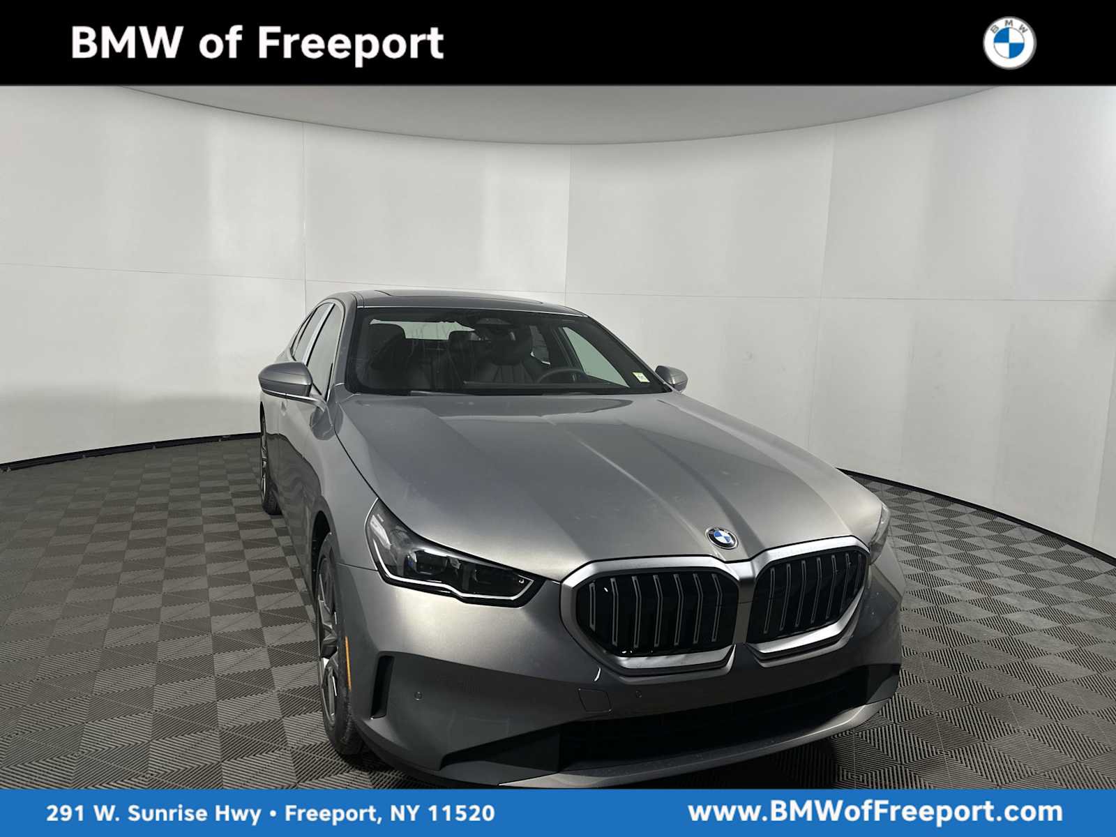 New 2026 BMW 530i xDrive AWD/4WD image 1