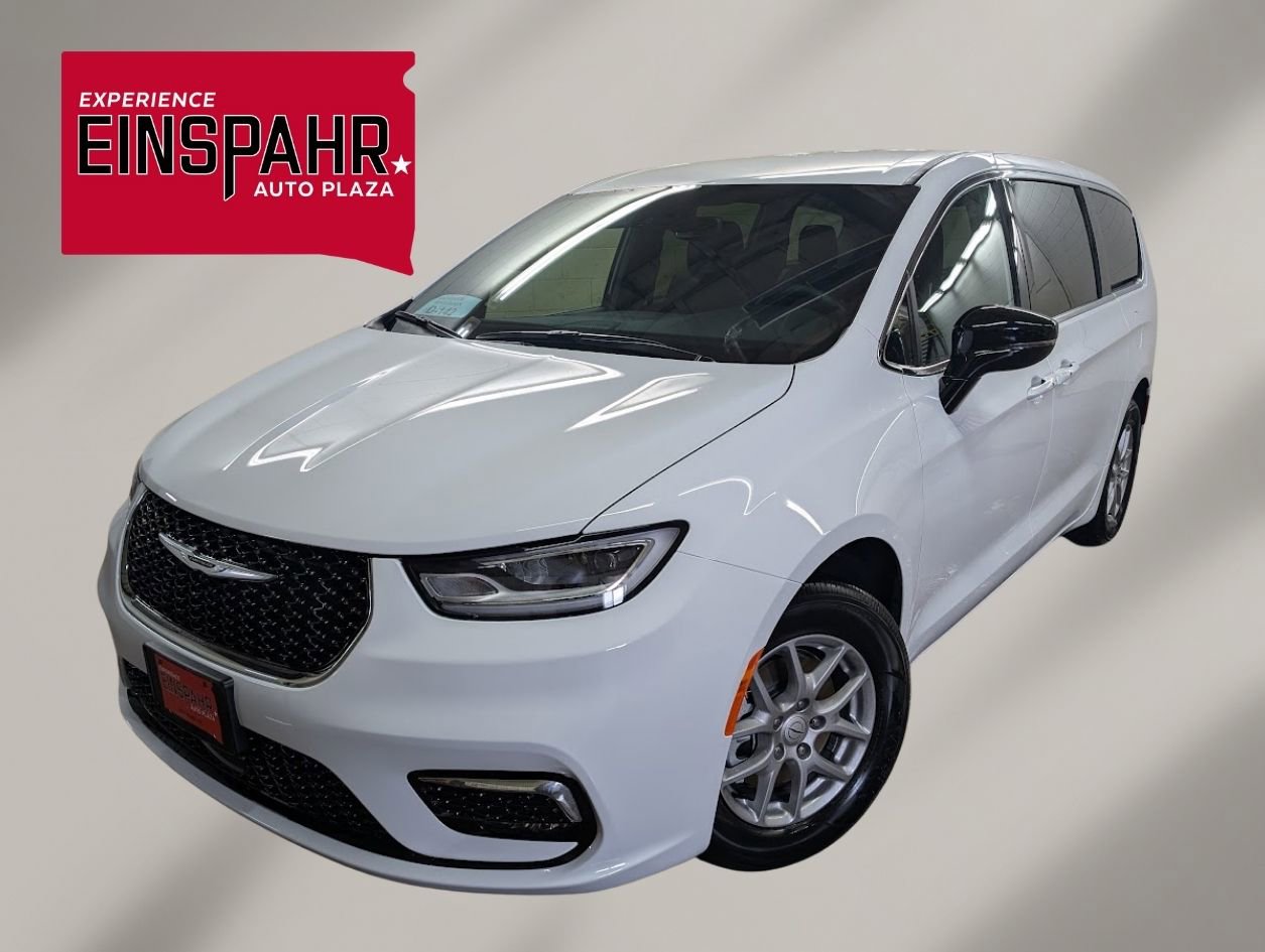 New 2026 Chrysler Pacifica Select