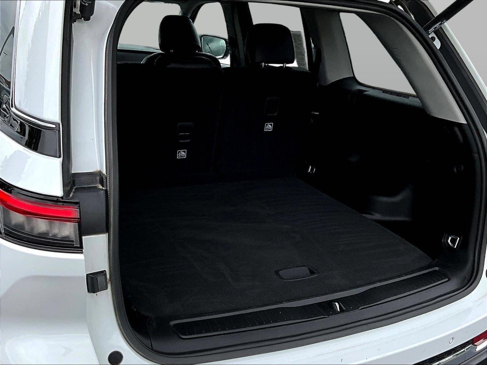 Used 2023 Jeep Grand Cherokee Limited AWD/4WD image 9