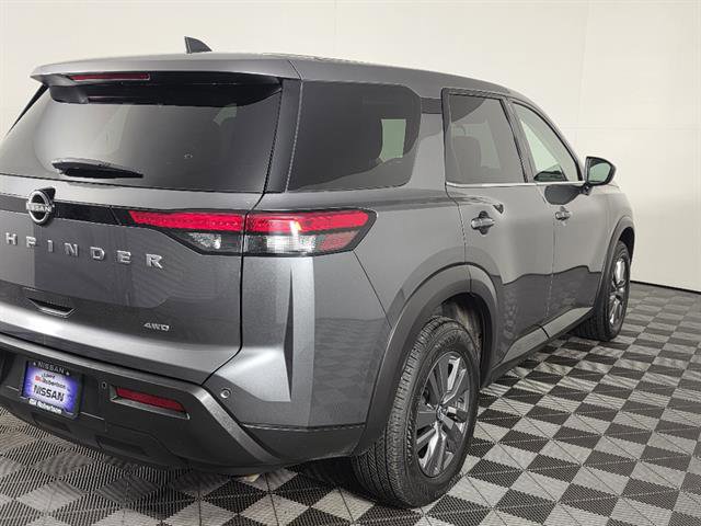 Used 2024 Nissan Pathfinder S AWD/4WD image 4