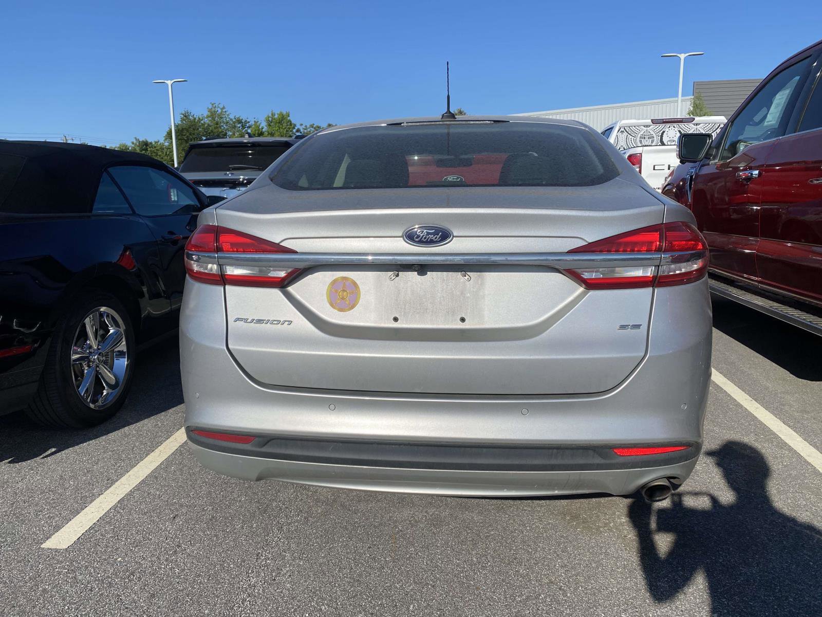 Used 2017 Ford Fusion SE w/ Fusion SE Technology Package FWD image 4