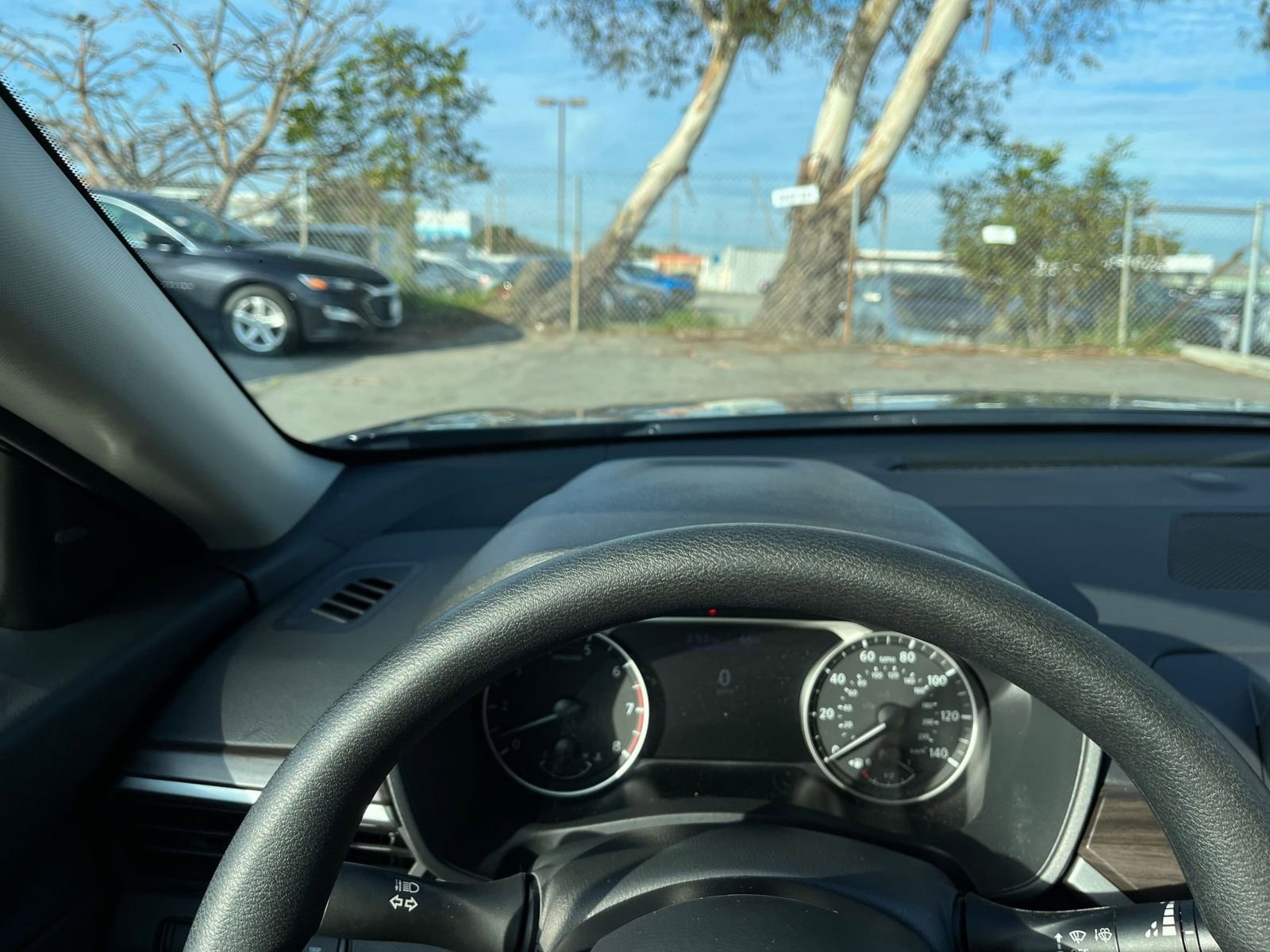 Used 2025 Nissan Altima 2.5 SV image 34