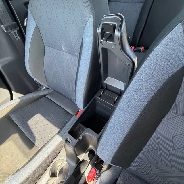 Used 2024 Nissan Versa SV FWD image 28