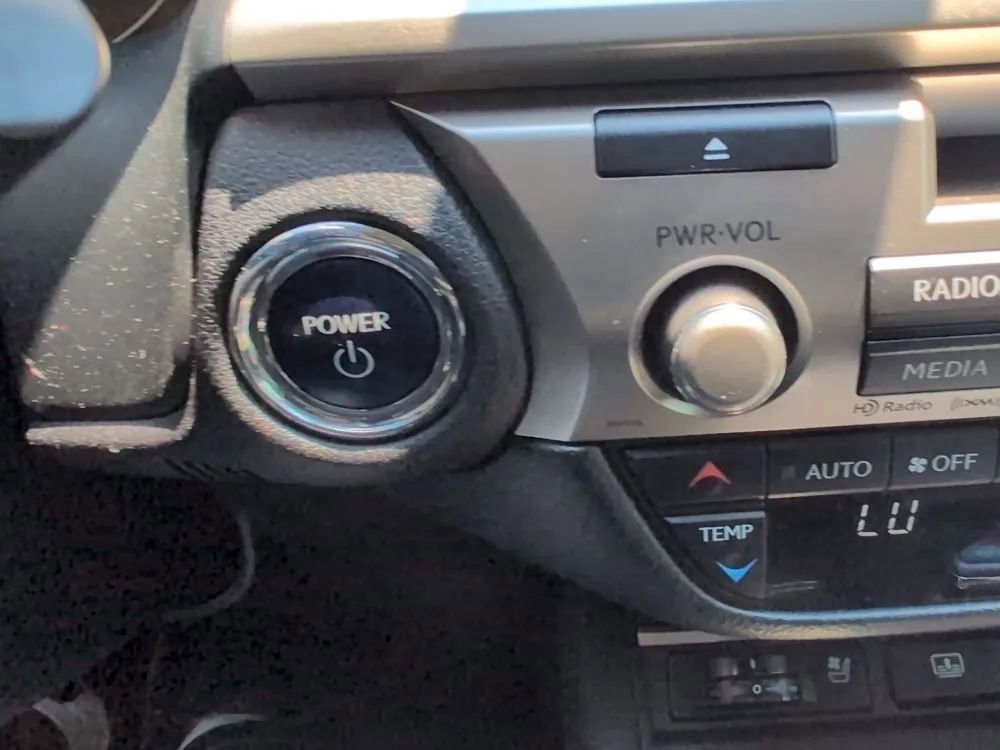 Used 2015 Lexus ES 300h image 39