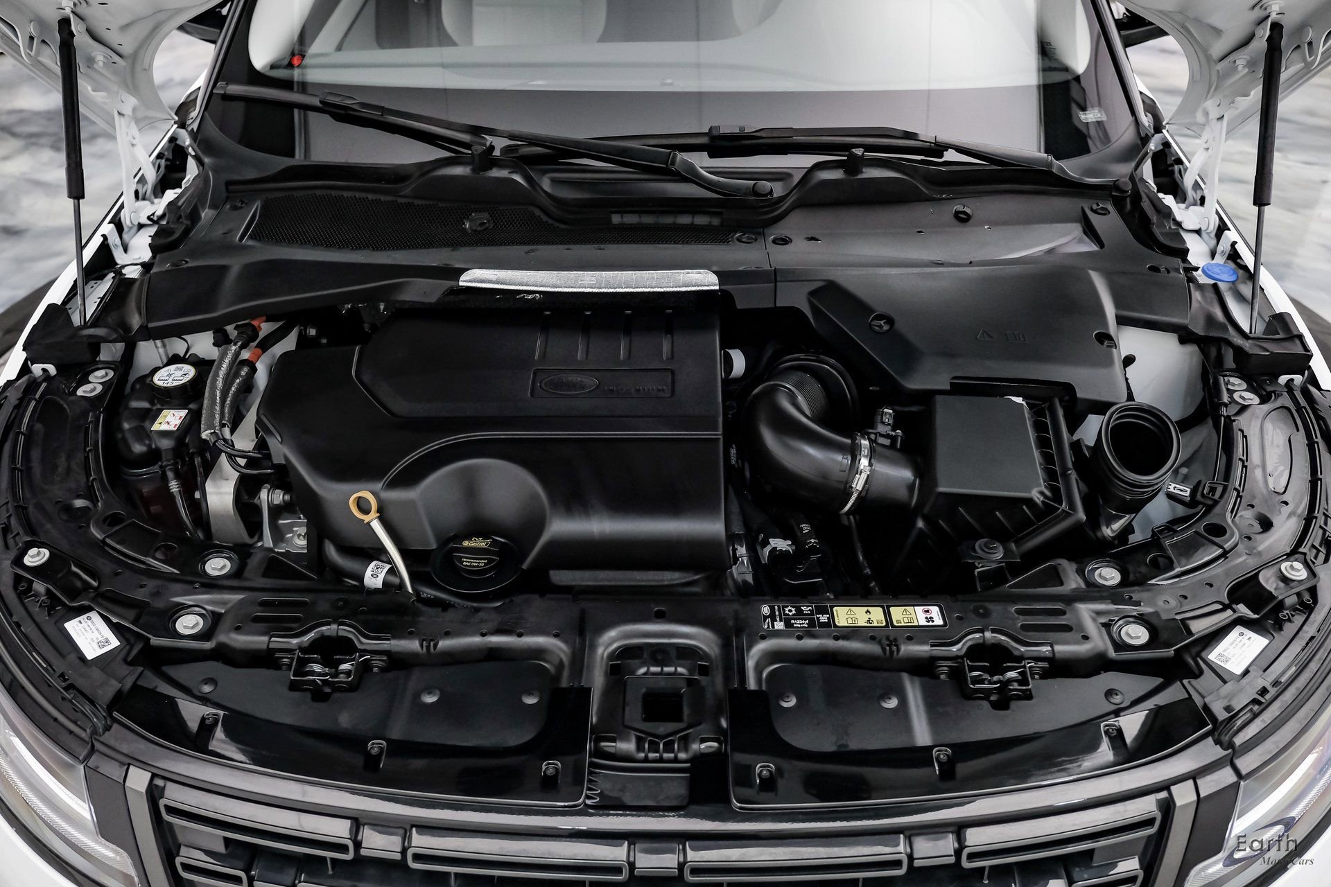 Used 2024 Land Rover Range Rover Evoque Dynamic SE image 3