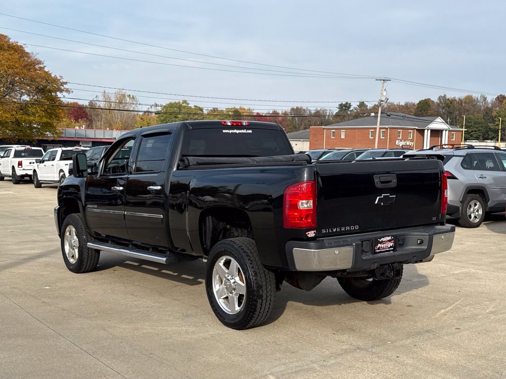 Used 2014 Chevrolet Silverado 2500 LT w/ Custom Sport Truck Package AWD/4WD image 4