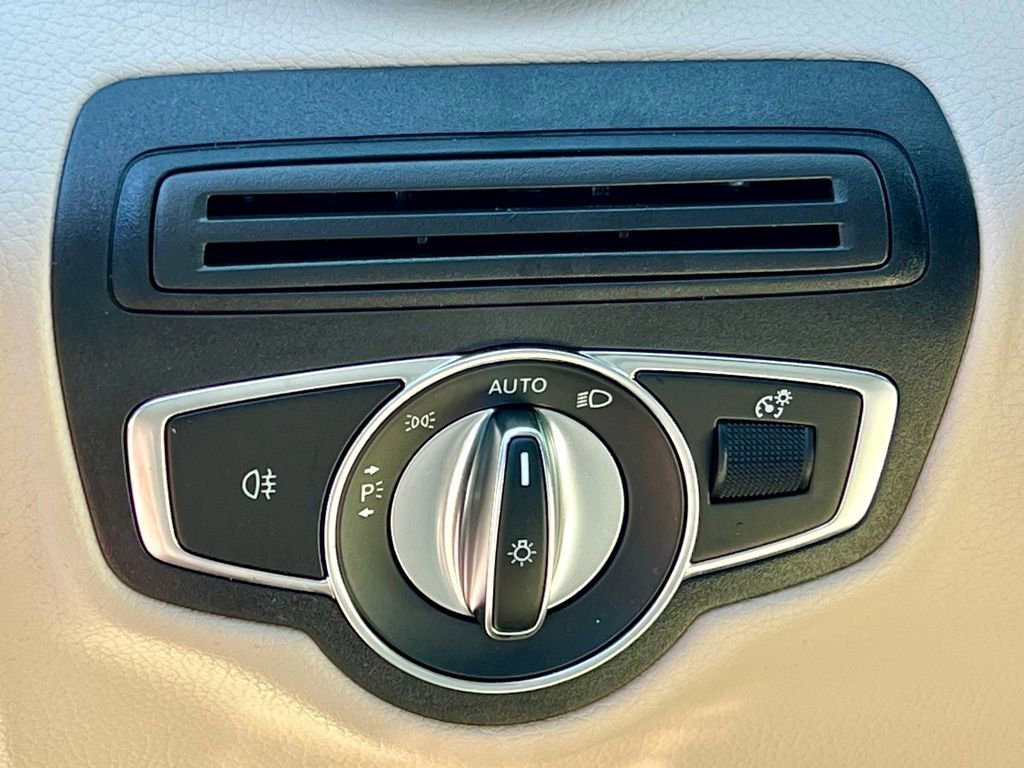 Certified 2022 Mercedes-Benz GLC 300 4MATIC image 28