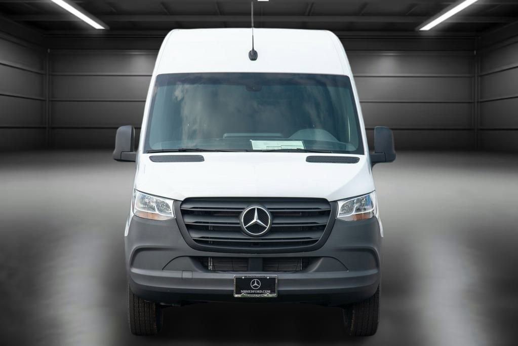 Used 2024 Mercedes-Benz Sprinter 2500 image 3