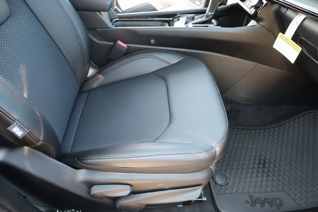 New 2025 Jeep Compass Trailhawk w/ Sun & Sound Group image 12